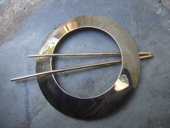 Massive Circular Gilt Metal Brooch c 1970s - image 2