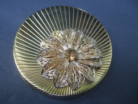 Elegant Gilt Metal Crystal Filigree Compact c 1960 - image 2