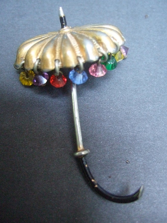 Charming Crystal Gilt Metal Umbrella Brooch c 1960