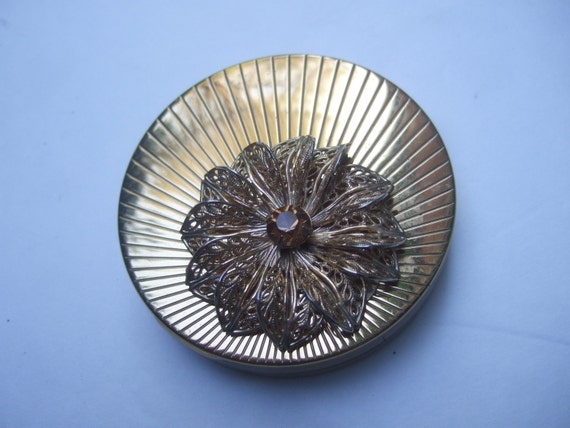 Elegant Gilt Metal Crystal Filigree Compact c 1960 - image 3