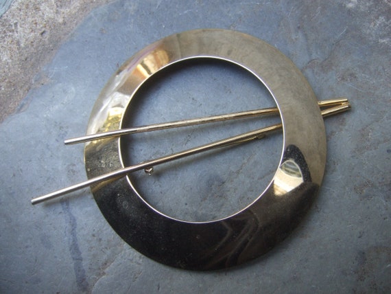 Massive Circular Gilt Metal Brooch c 1970s - image 6