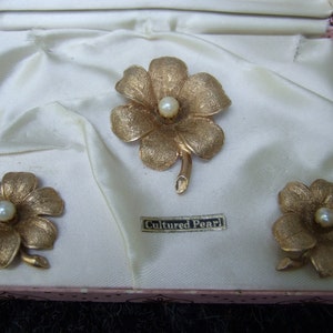 CORO Pearl Flower Brooch & Earrings in Original Box image 2