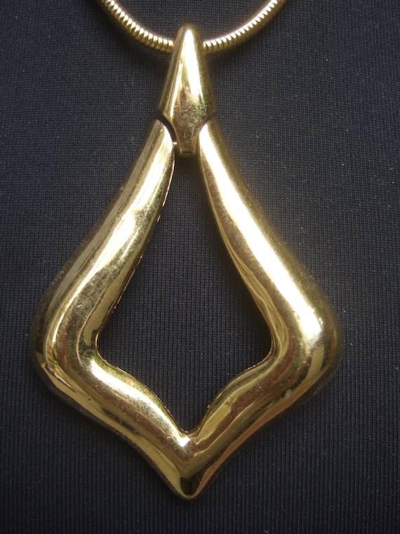 TRIFARI Sleek Gilt Metal Pendant Necklace c 1970