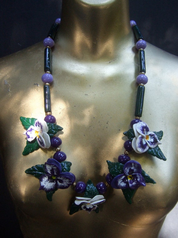 Unique Molded Resin Pansy Flower Necklace c 1970s - image 1