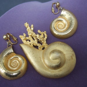 Gilt Metal Sea Life Chamber Nautulis Brooch & Earrings image 1