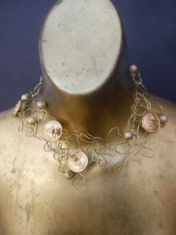 Avant-garde Gilt Wire Artisan Choker Necklace c 1… - image 8