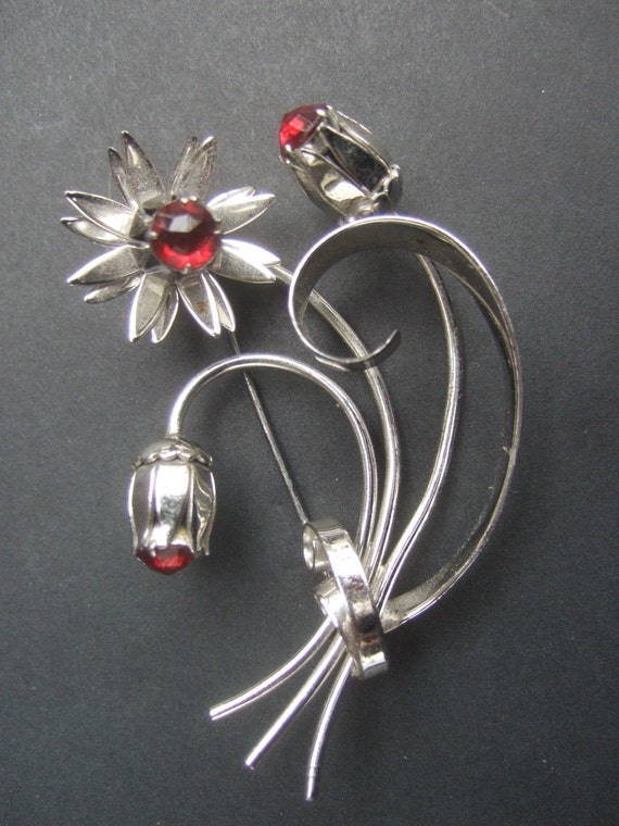 1950s Stylized Silver Metal Flower Brooch