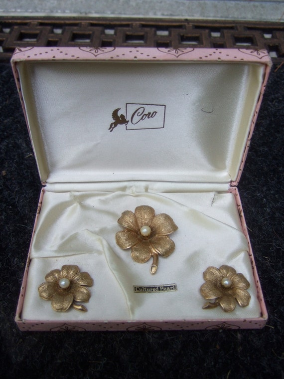 CORO Pearl Flower Brooch & Earrings in Original Bo