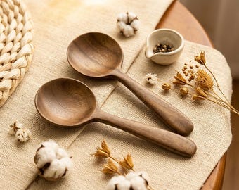 Cuillère en bois de noyer, petite cuillère de service ronde en bois, ustensile de cuisine écologique, cadeau de pendaison de crémaillère