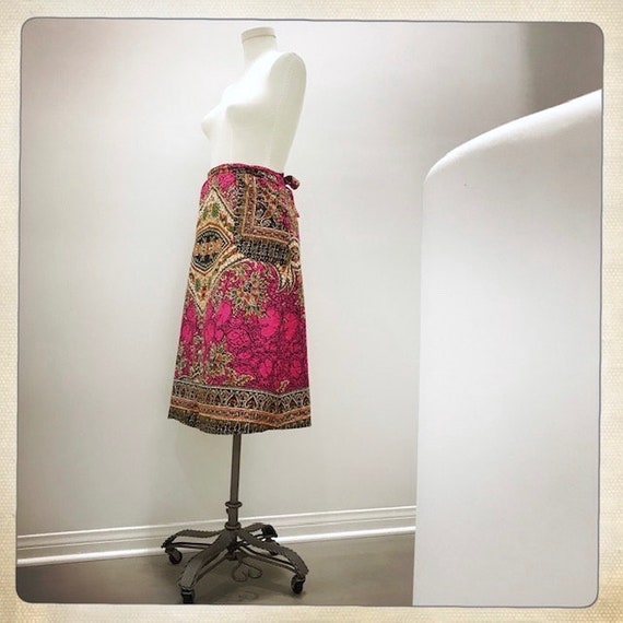Adjustable Vintage 70s BATIK Pattern Dramatic Fuc… - image 3