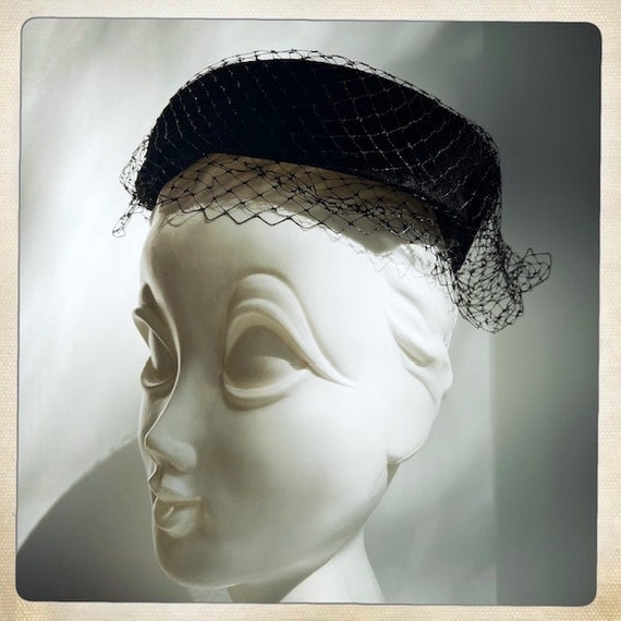 GORGEOUS! Vintage 50s 60s Flat VELVET Black White… - image 3