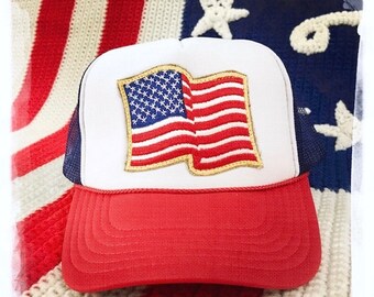 American WAVY FLAG Vintage 70s Patch stitched on Snapback Trucker Cap / Hat – Unisex