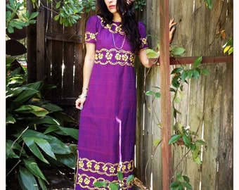 STRIKING Vintage Hippie Hippy Boho 70s Hand Embroidered PURPLE PRINCESS Full Length Dress