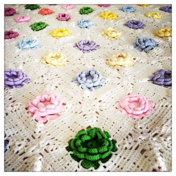 Gorgeous Vintage Handmade Pastel OPEN FLOWER Crochet Queen Size Afghan Blanket Throw QUILT Shabby Chic