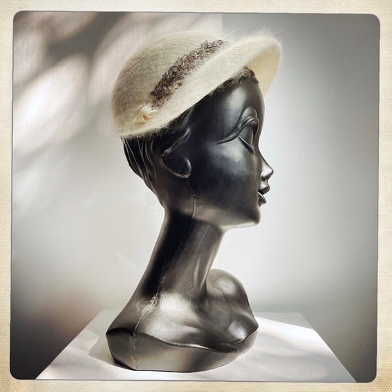 PRETTY! Vintage 50s 60s White Mohair Hat NOS NWT … - image 1