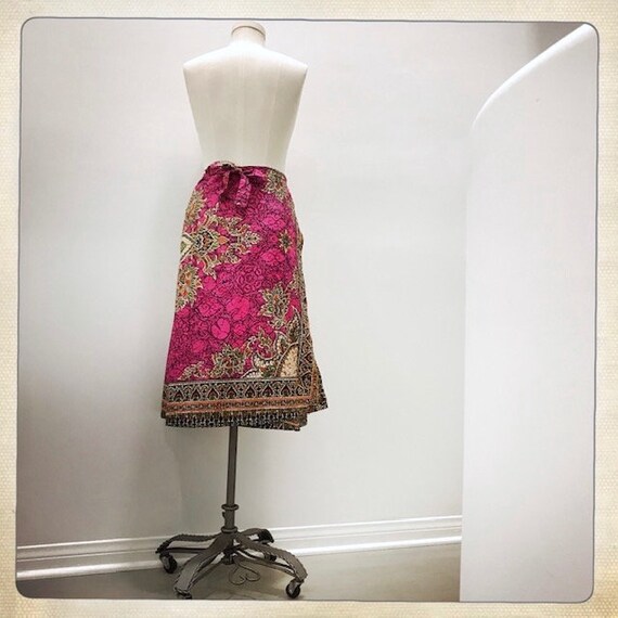Adjustable Vintage 70s BATIK Pattern Dramatic Fuc… - image 6