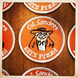 Col. Sanders COME PIZZA – Parche Redondo Auténtico Vintage 60s 70s Denim Hippy Hippie Boho