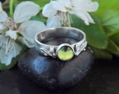 Melian Peridot Ring - Sterling Silver Elven Leaf Ring - Handmade Fairy Ring - Elven jewelry - Fantasy Nature Ring - Silver 925/1000