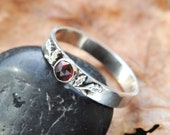 Sinead Ring - Sterling Silver Bohemian Garnet Oak Leaf - Autumn Gemstone Jewelry - Nature inspired Pagan Witch Engagement Ring - Silver 925