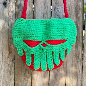 Skull Apple Purse Crochet Pattern - PATTERN ONLY - Fairy Tale, Gothic, Alternative, Creepy Cute