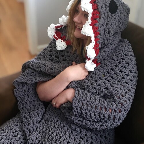 Pattern Print Shark Hooded Blanket