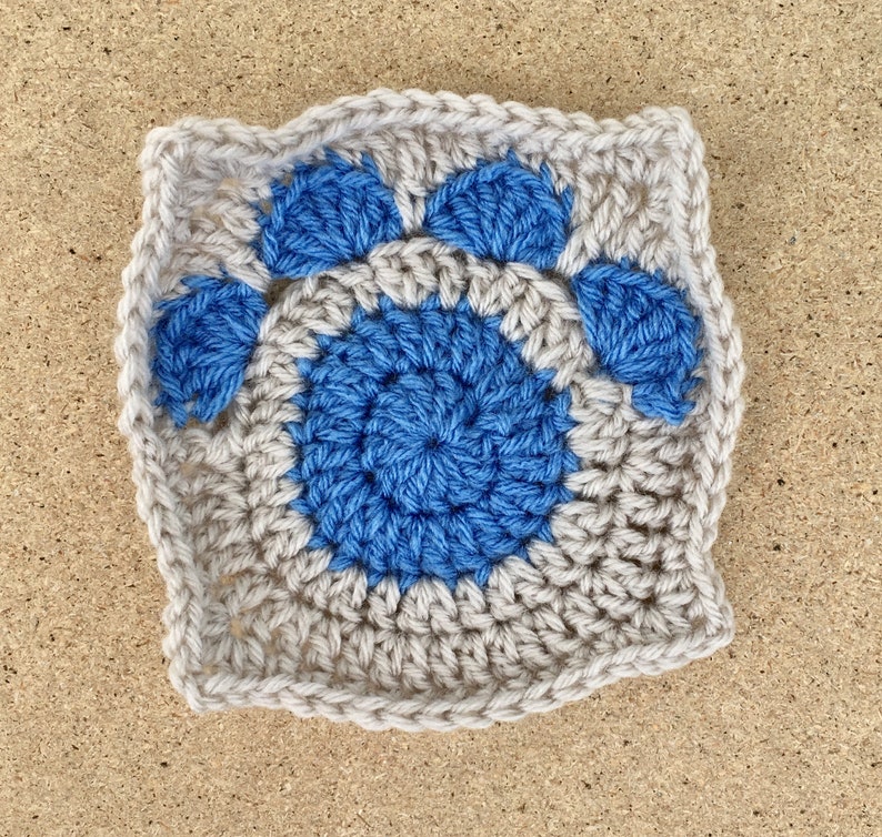 Paw Print Granny Square Crochet Pattern PATTERN ONLY image 9