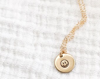 Metal Color: Silver Davitu Creative Funny Emoji Glass Cabochon Pendant Silver Chain Statement Necklace Women Fashion Jewelry Party Gift Metal Color: Silver Davitu Creative Funny Emoji Glass Cabochon Pendant Silver Chain Statement Necklace Women Fashion Jewelry Party Gift