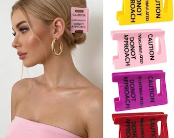 Caution Overstimulated claw clip，Funny caution hair claw，Novelty slogan hair clip，Y2K aesthetic claw clip，Unique women gag gift hair clip