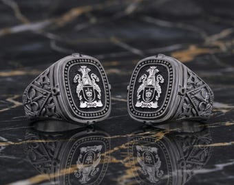 Custom Engraved Signet Ring, Personalized Crest Ring, Vintage Style Statement Ring, Unique Handmade Jewelry, Custom Name & Symbol Ring