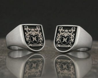 Personalized Crest Signet Ring in 925 Sterling Silver, Custom Engraved Family Name Ring, Heraldic Shield Jewelry, Handmade Unique Gift
