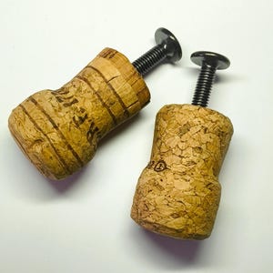 Furniture knobs made from champagne corks, rustic handles for cabinets and drawers, wine lover decoration