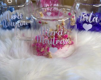 Tasse/mug personnalisée en verre avec fleurs séchées | Cadeau maîtresse | tasse fleuri prénom | Cadeau nounou | EVJF | Cadeau anniversaire