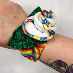 Wrist Pincushion Rose White & Bright Rainbow cuff