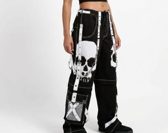 Black Gothic Skull Cargo Pants, Wide Leg Trousers with Chains, Grunge Streetwear Baggy Fit