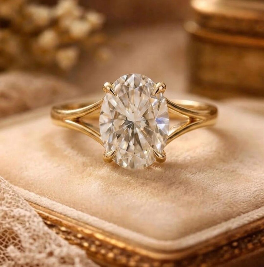 Oval Moissanite Engagement Ring for Women, 14K Gold Split Shank Wedding ...