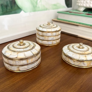 Alana Box | Round Trinket Box | Vintage Brass & Mother of Pearl Jar | Keepsake Vessel | Altar Decor | Brass and Shell Decorative Box