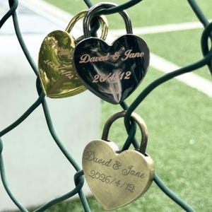 Serrure en forme de coeur personnalisée, cadenas gravé personnalisé, cadenas pour mariage, cadeau d'anniversaire pour les couples, souvenir romantique, cadenas avec nom personnalisé