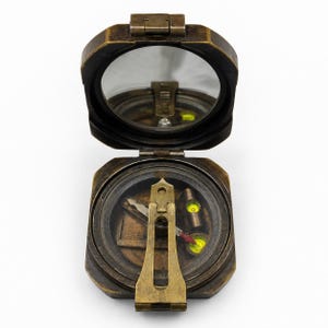 Messing Brunton kompas, Kelvin & Hughes Londen 1917 gemerkt, natuurlijk sinus meetinstrument