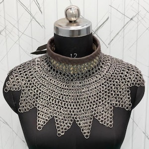 Handcrafted Mild Steel Chainmail Collar with Leather Trim & Shoulder Mantle – Medieval Gorget
