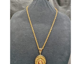 Vintage Cameo Locket Necklace Picture Gold Tone Victorian Revival Cameo 24"