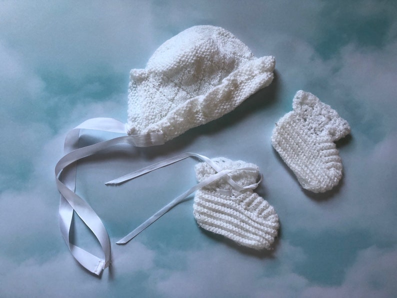 Handmade Crochet Vintage White Baby Bonnet and Booties Newborn to 12 Mos Heirloom Unisex Baby Cap and Booties Baptism Easter
