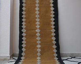 Kelim Teppich Läufer - Handgewebter Vintage Kelim Teppich Läufer - Handgewebt im Boho Stil