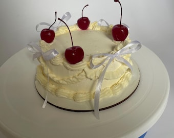 Receta imprimible de pastel pequeño de cereza y chocolate para bento, postre moderno para bento, receta digital para hornear (descarga en PDF).