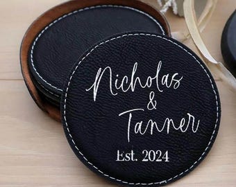 Posavasos de cuero personalizados, con nombre y fecha personalizados, posavasos rústicos hechos a mano, regalo de boda o inauguración de casa, decoración de mesa única
