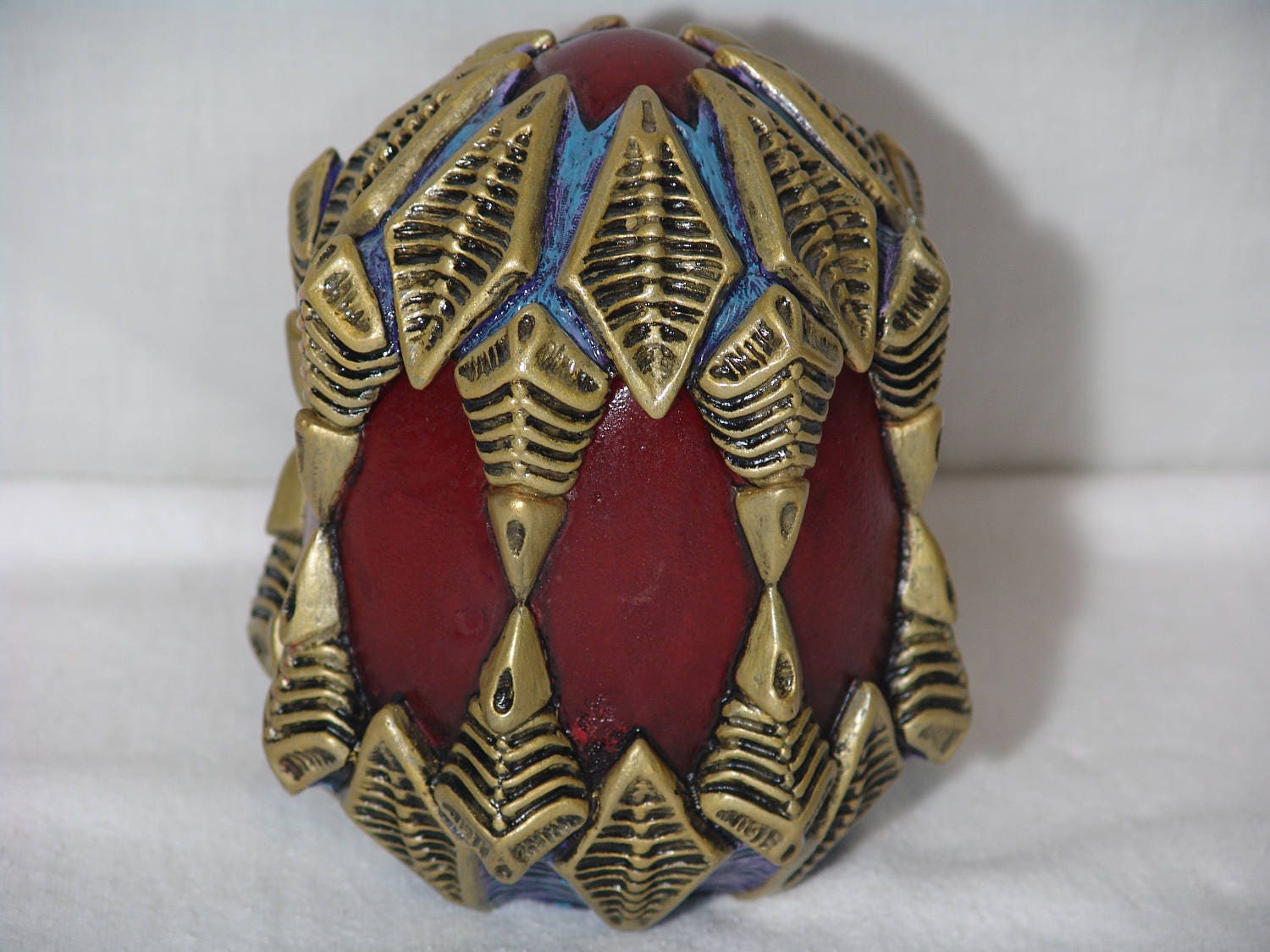 Handcrafted Sliver Dragon Egg Deck Box by Leifkicker. Neon Green