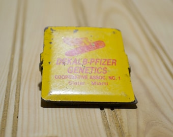 Vintage Dekalb-Pfizer Genetics Farm Advertising Metal Clip Old Rural Farming Advertisement Collectible Agriculture FFA Cooperative