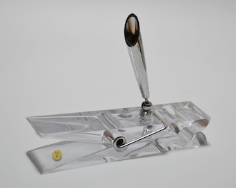 Pinza gigante vintage para ropa con soporte para bolígrafo, de resina acrílica y lucita, para notas, pisapapeles, clip para notas, fabricado en Hong Kong.
