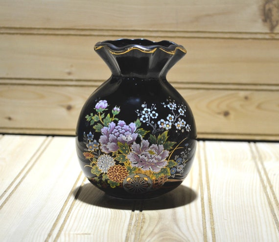 ●JAPANESE MODERN VINTAGE FLOWER VASE● Vintage Black Ceramic Gold Trim Enameled Floral Design Vase