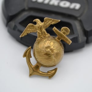 Vintage USMC Marine Corps Military Dress Left Side Collar Pin Eagle World Anchor Early WWII NO Rope Hard To Find