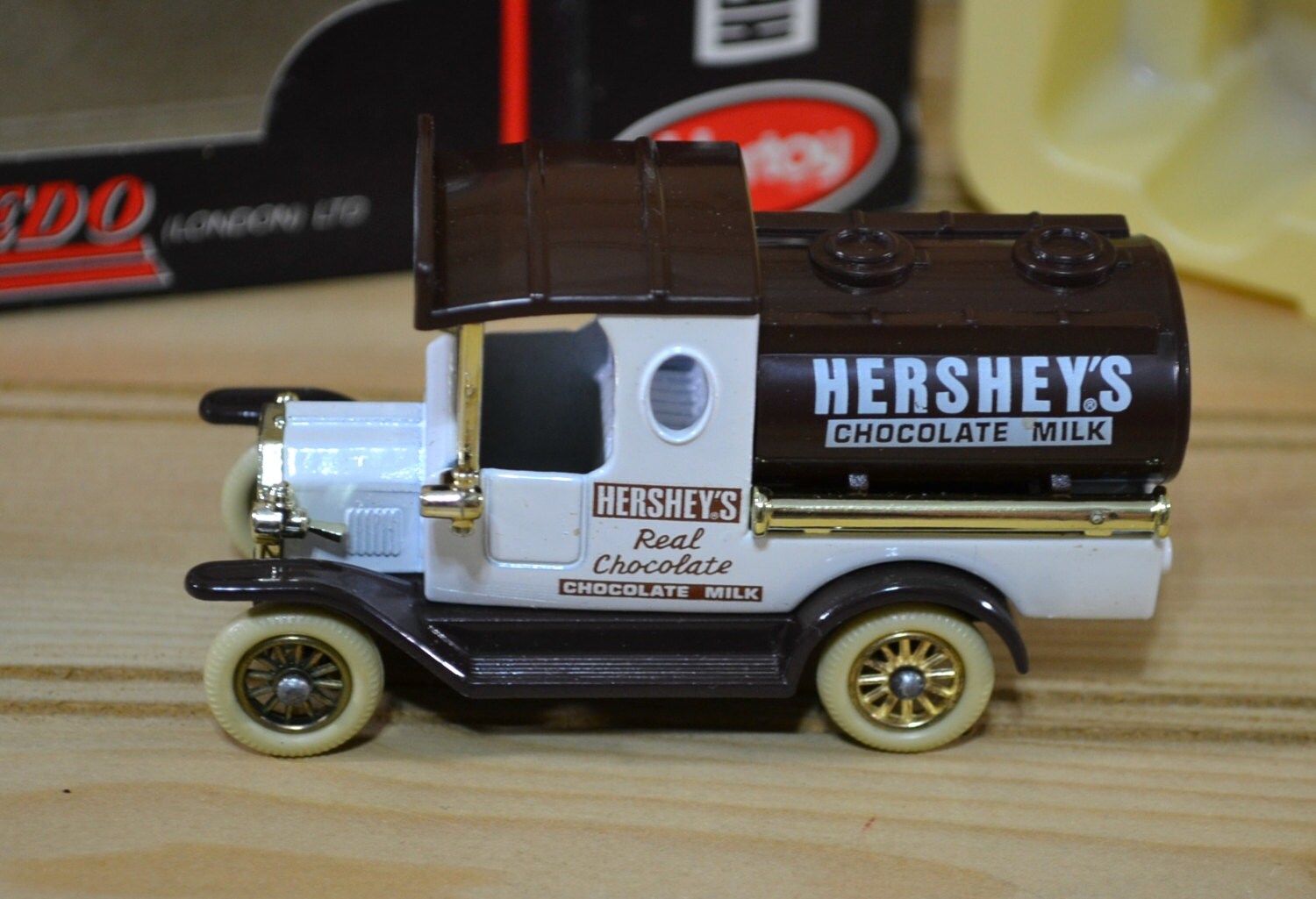 Vintage Hershey's Die-cast Metal Truck Days Gone Made in England